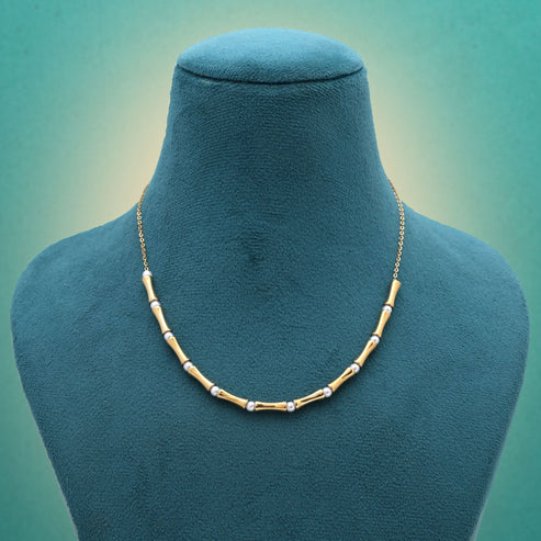 Gold Color Stainless Steel Anti Tarnish Necklace Perfect For Casual And Party Styling