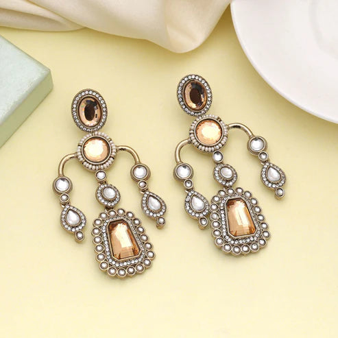 Gold Color Kundan Earrings Designed For Wedding And Festive Functions