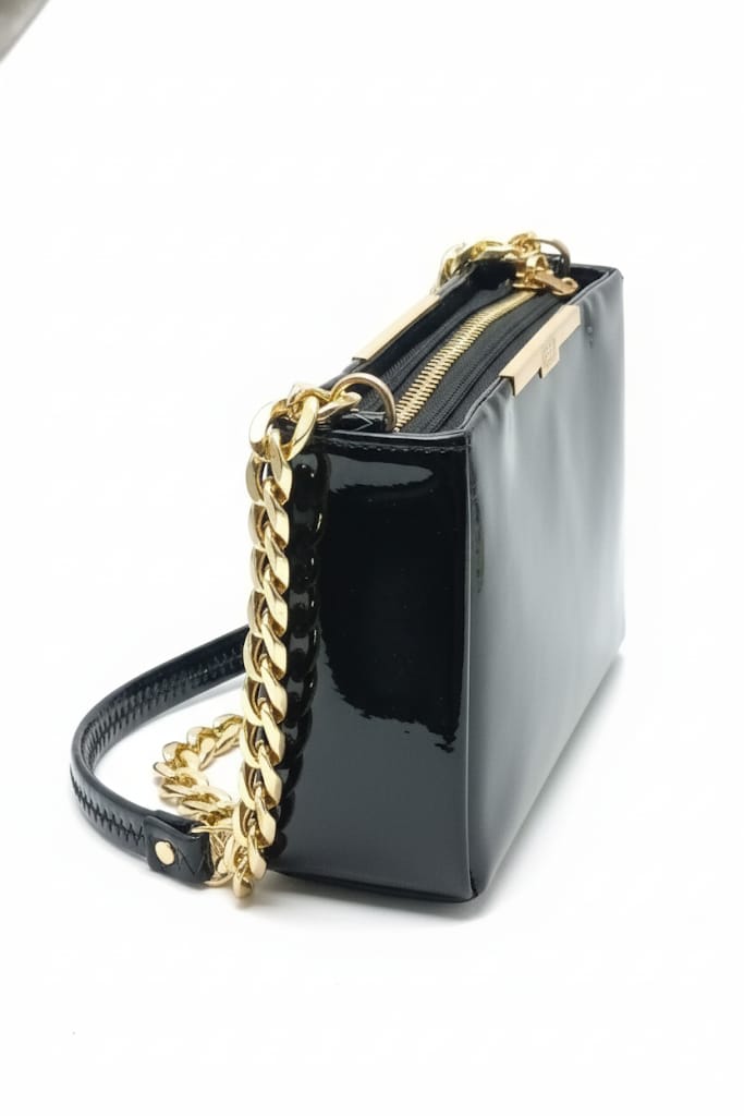Black color premium daily use handbag