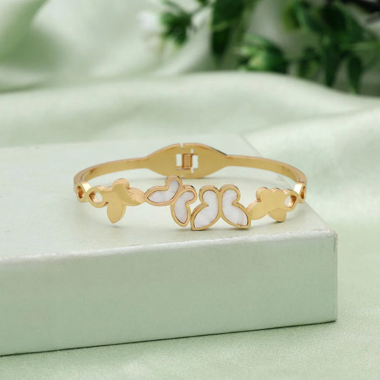 Gold Color Anti Tarnish Bracelet Featuring Smooth Polish And Durable Stainless Steel Quality