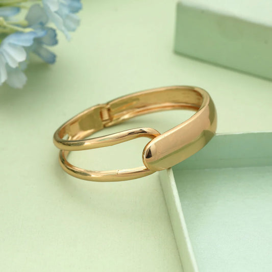Gold Color Openable Anti Tarnish Bracelet With Classic Stylish Everyday Wear Look