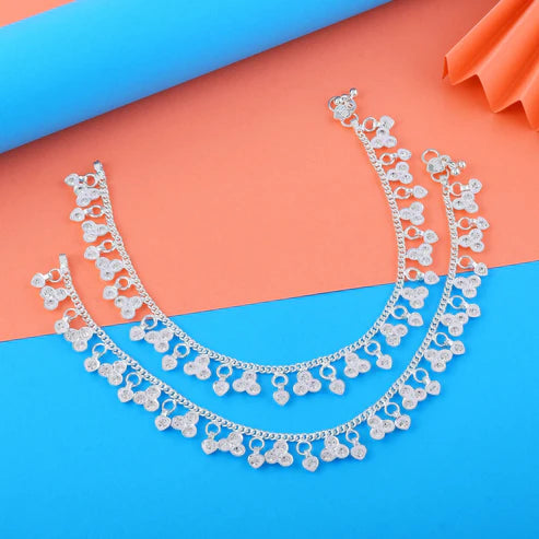 Beautiful Silver Color Anklets Crafted with Intricate Artistic Detailing for Wedding Functions