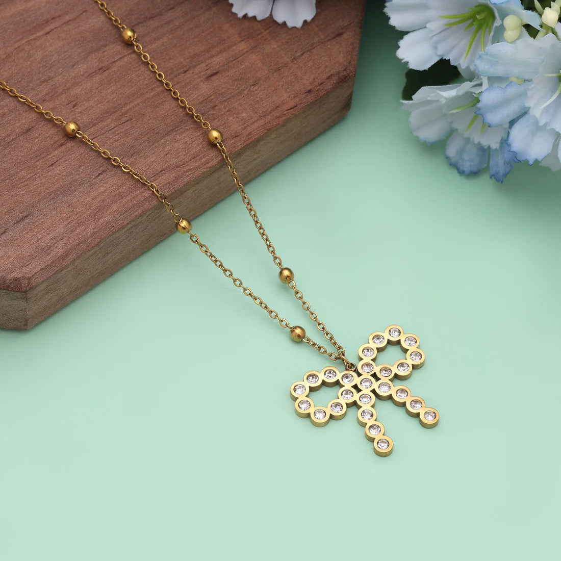 Gold Color Stainless Steel Anti Tarnish Necklace With Refined Shine For Long Term Wear