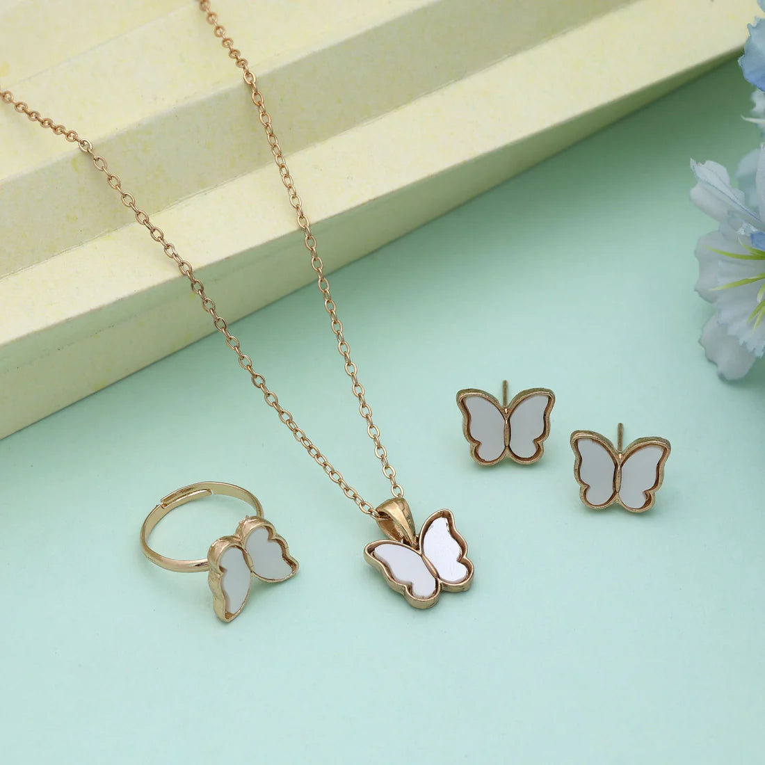 White Color Anti Tarnish Necklace Set With Classic Stylish Everyday Wear Look