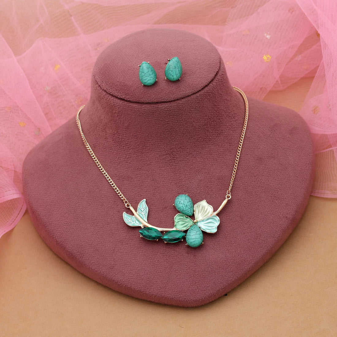 Green Color Flower Design Anti Tarnish Necklace Set With Traditional Festive Elegance