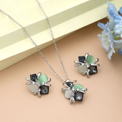 Black Color Anti Tarnish Necklace Set With Bold Minimal Statement Jewelry