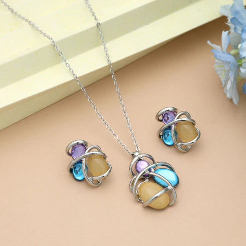 Light Yellow Color Anti Tarnish Necklace Set With Bright Elegant Jewelry Appeal