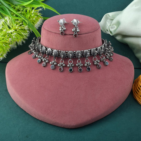 Eclectic Multi Color Oxidised Necklace Set To Brighten Ethnic Ensembles