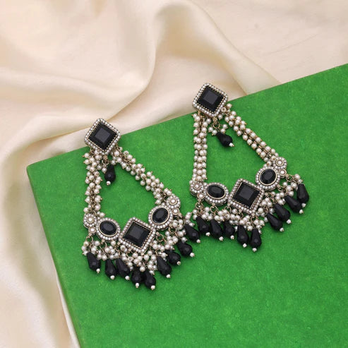 Black Color Kundan Earrings Styled For Modern Ethnic Statement Looks
