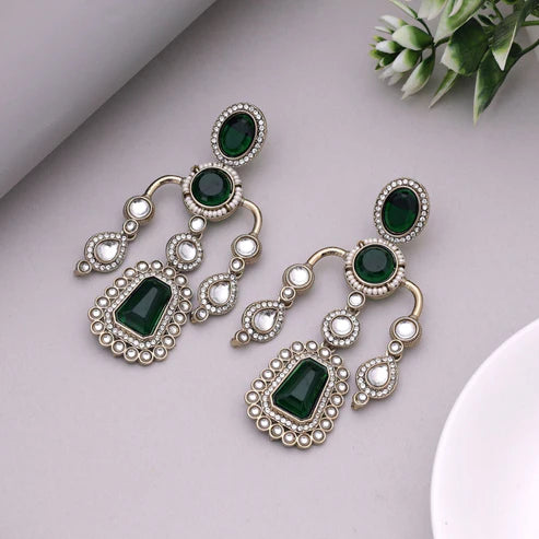 Green Color Kundan Earrings Crafted For Elegant Cultural Celebrations