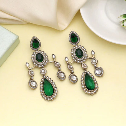 Green Color Kundan Earrings Featuring Classic Ethnic Craftsmanship