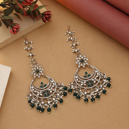Green Color Kundan Earrings Featuring Traditional Kundan Earrings Tikka Set