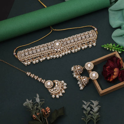 Gorgeous White Color Choker Kundan Necklace Set Crafted With Exquisite Work For Bridal Wedding Jewelry