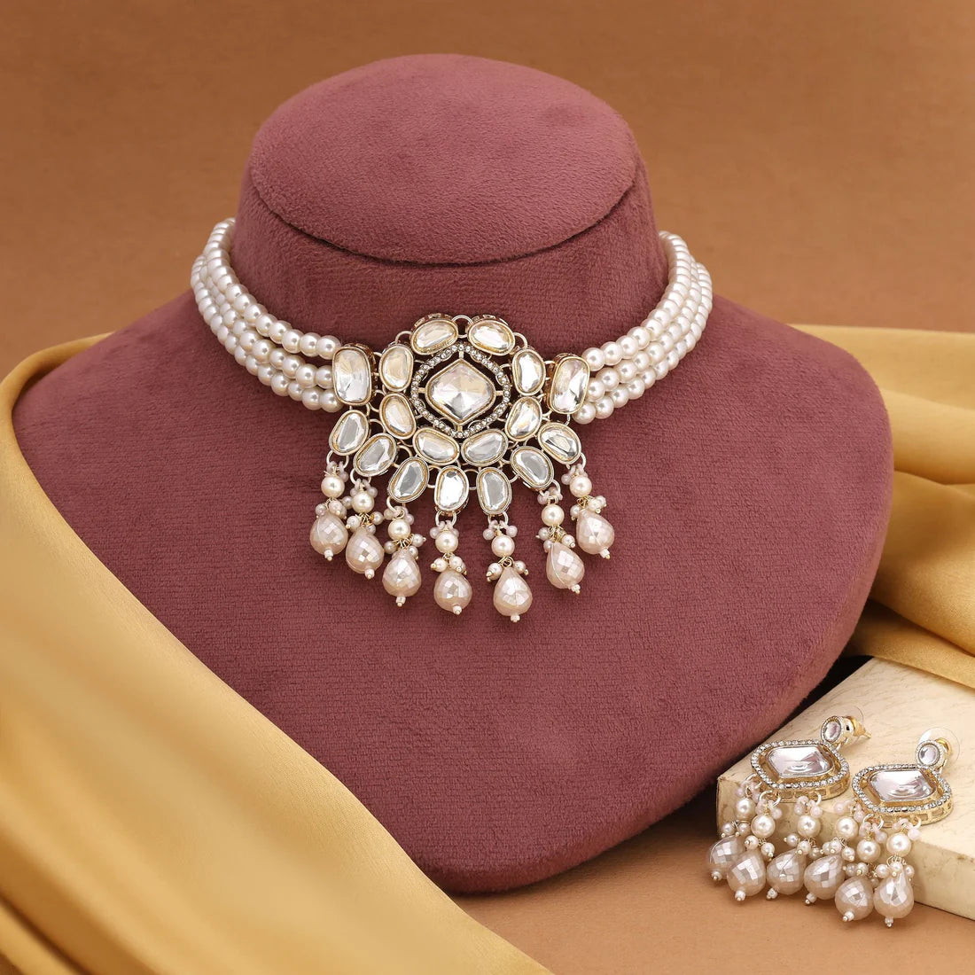 Stylish White Color Choker Kundan Necklace Set Perfect For Bridal And Festive Jewellery