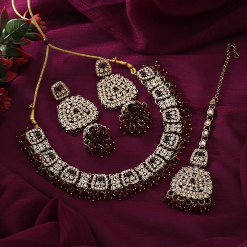 Antique Maroon Color Kundan Necklace Set Perfect For Ethnic And Festive Occasions
