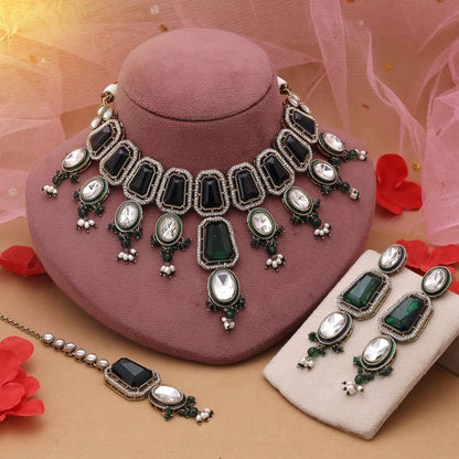 Green Color Kundan Necklace Set Featuring Premium Finish For Ethnic Fashion