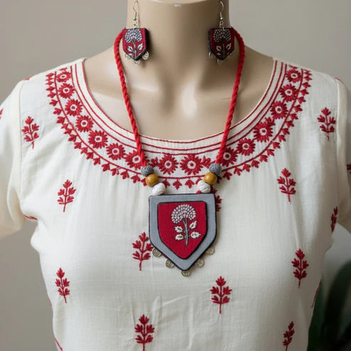 Attractive Multi Color Wooden Handcraft Necklace Set With Polished Wooden Beads