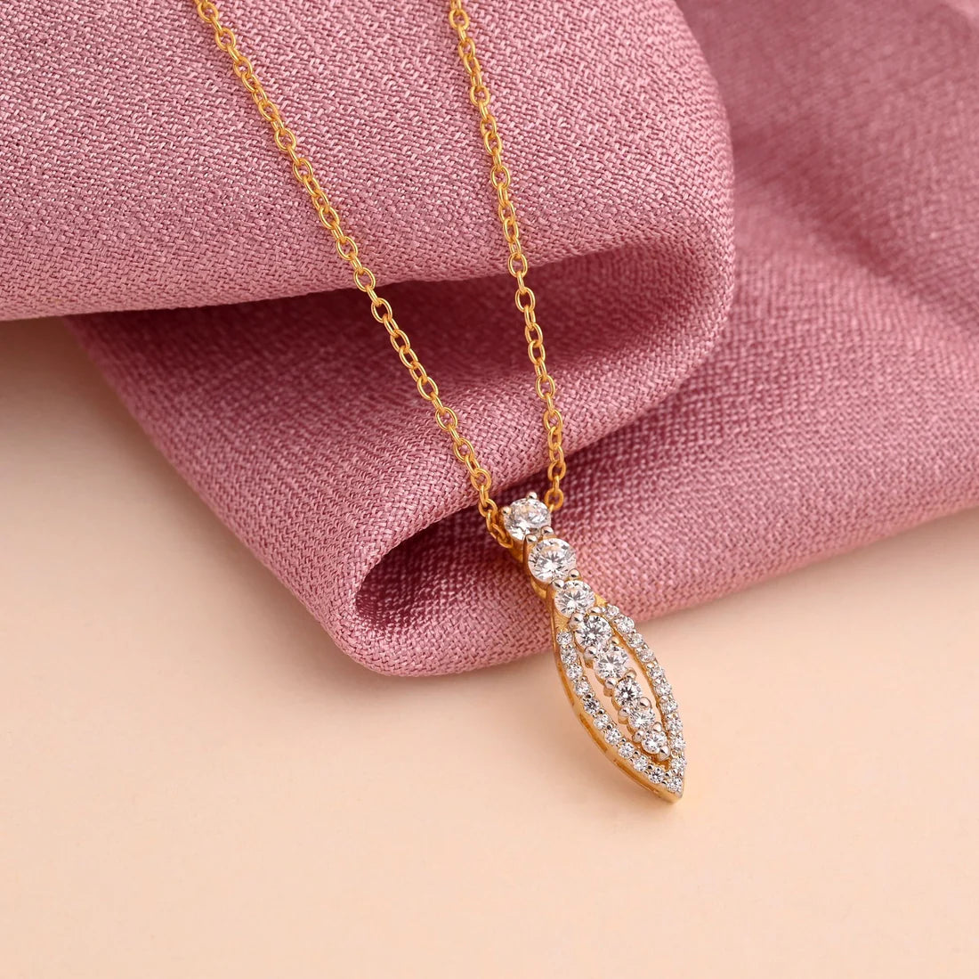 White Color 925 Gold Plated Silver Pendant
