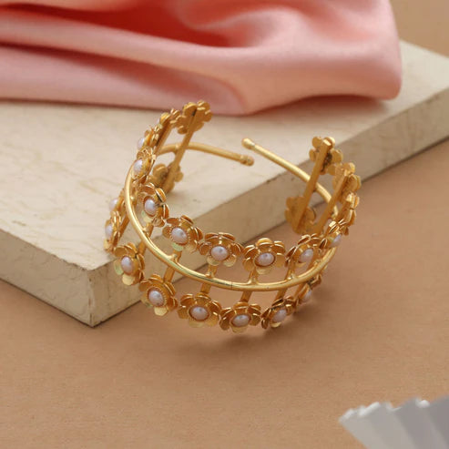 Gold Color Gold Plated Bracelet Elegant Minimal Fashion Jewelry Accessory Design