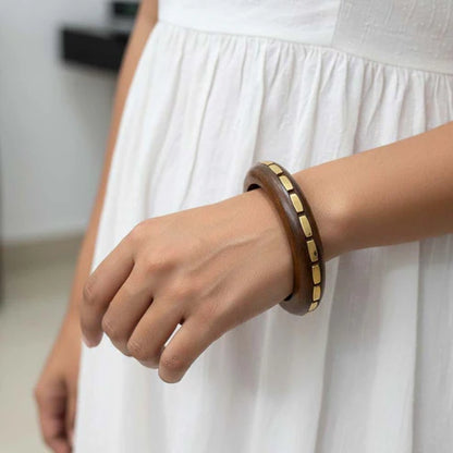 Brown Color Single Hand 1 Piece Of Wooden Bangle Size: 2.6