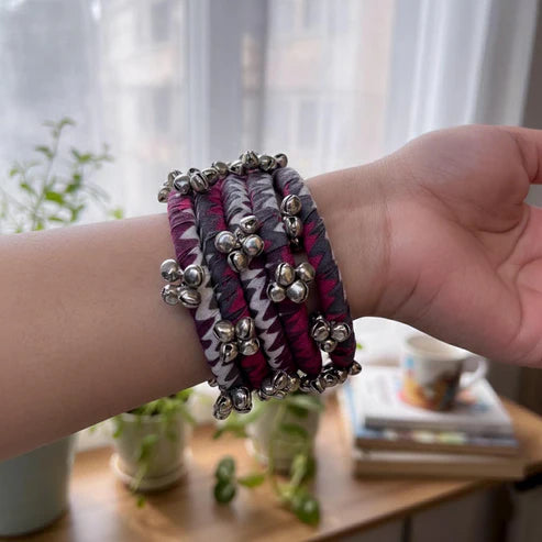 Multi Color Single Hand 1 Piece Of Flexible Bangle With Artistic Handmade Finish